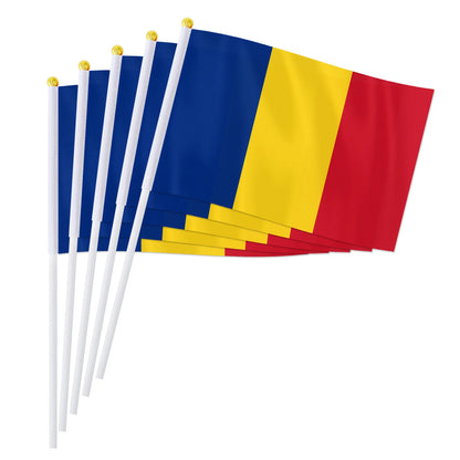 Drapeau à main de la Roumanie